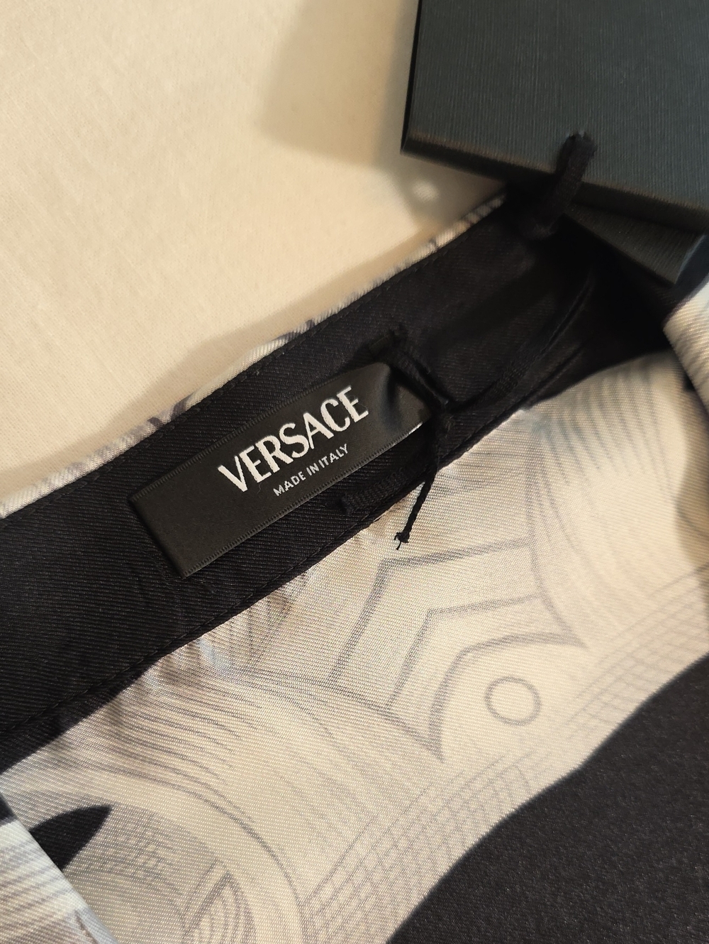 Versace Men's Architectural Black Silver Silk Shirt, 52 IT, US L, NWT - Picture 2 of 8